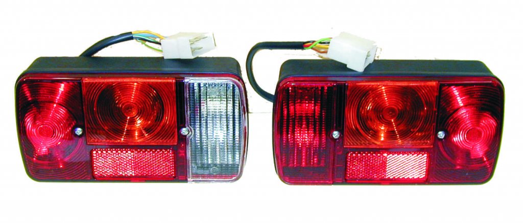 Par de luces traseras COBO para ape 420 TM P703 / P703V 